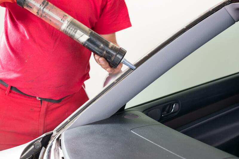 an image of auto glass repair service in Santa Ana